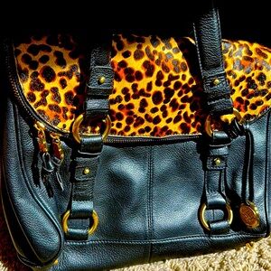 Never been used** VINCE CAMUTO black leather and leopard handbag